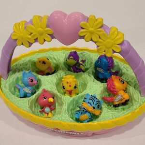Hatchimals colleggitibles basket with8 Hatchimals